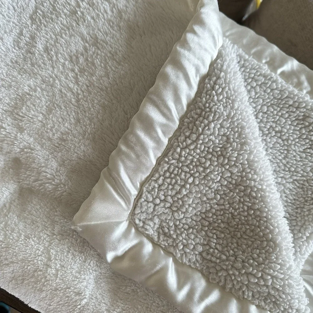 Baby‎ Essentials Plush Blanket White Satin Edge Hard To Find Lovey Fleece Sherpa